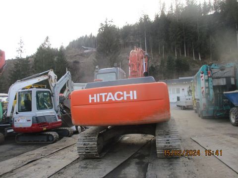Hitachi ZX210