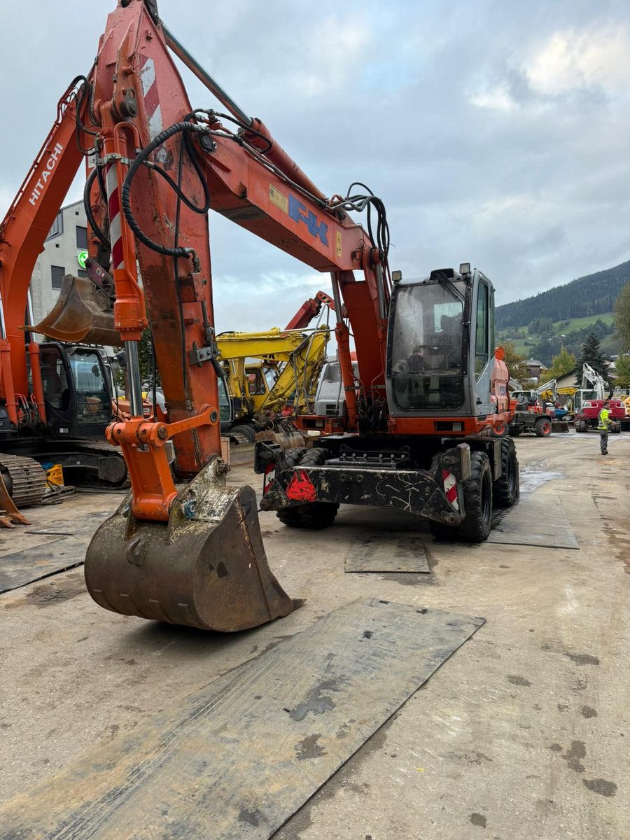 Kobelco E175WT 2