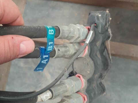 Massey Ferguson Frontladerschwinge 3