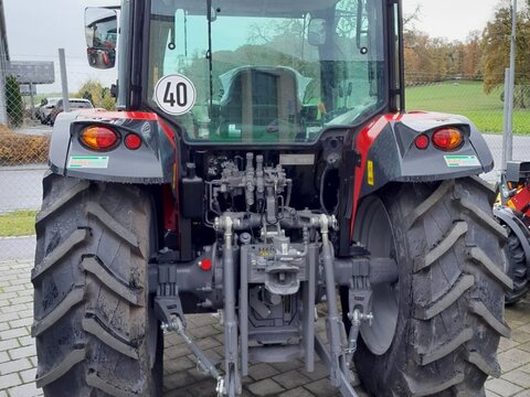 Massey Ferguson 4709 2