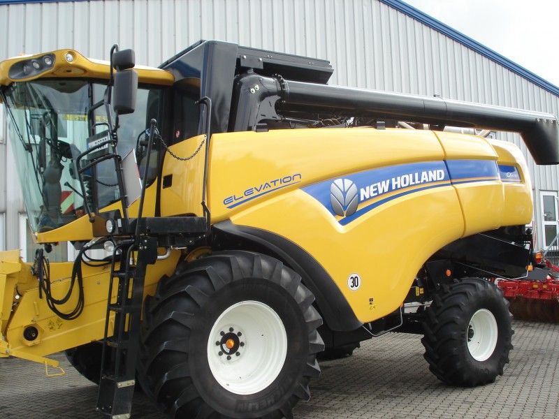 New Holland CX 5090 Elevation Modell 15' Triple Clean 1