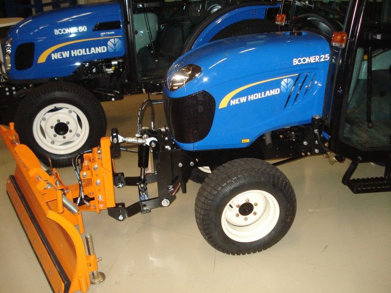 New Holland Boomer 25 mit Winterpaket 2