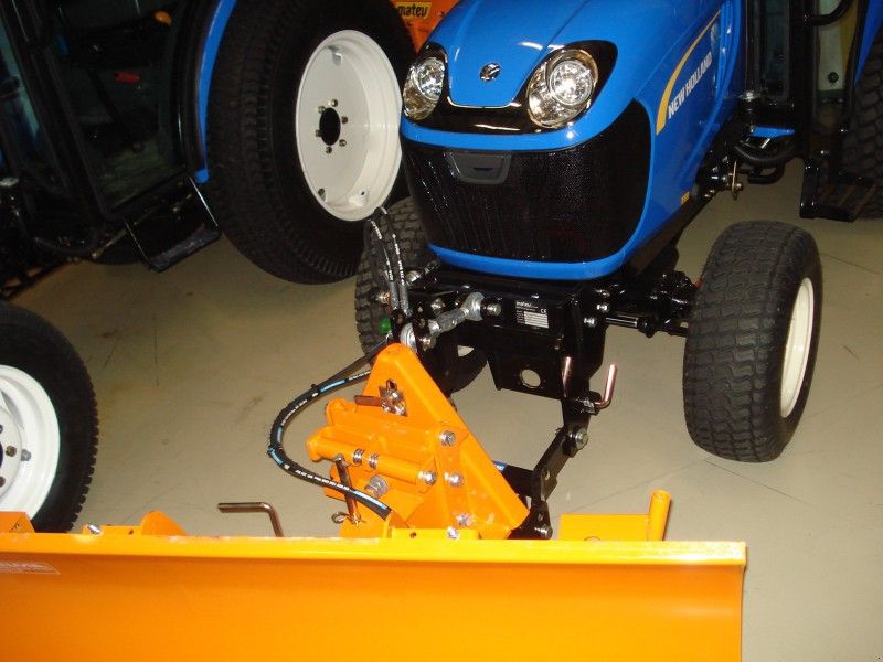 New Holland Boomer 25 mit Winterpaket 3