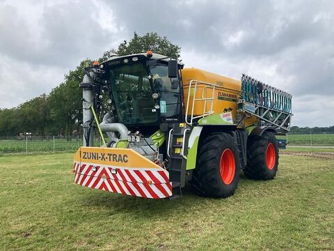 Claas XERION 4000 SADDLE TRAC