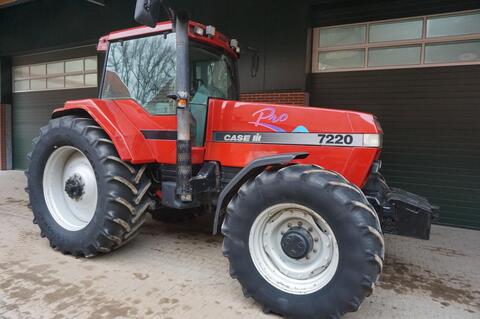 <strong>Case-IH Magnum 7220 </strong><br />
