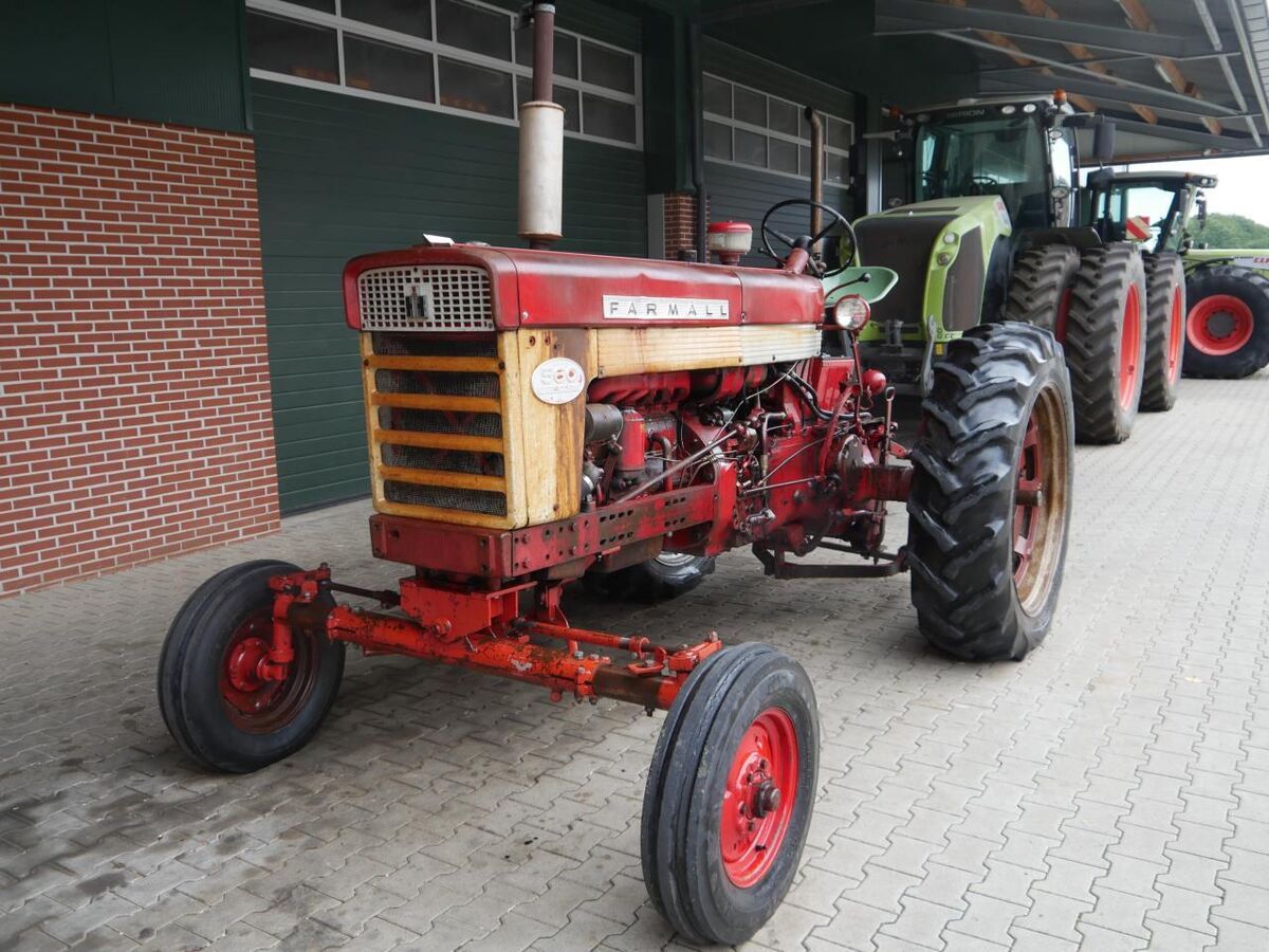 IHC Farmall 560 3