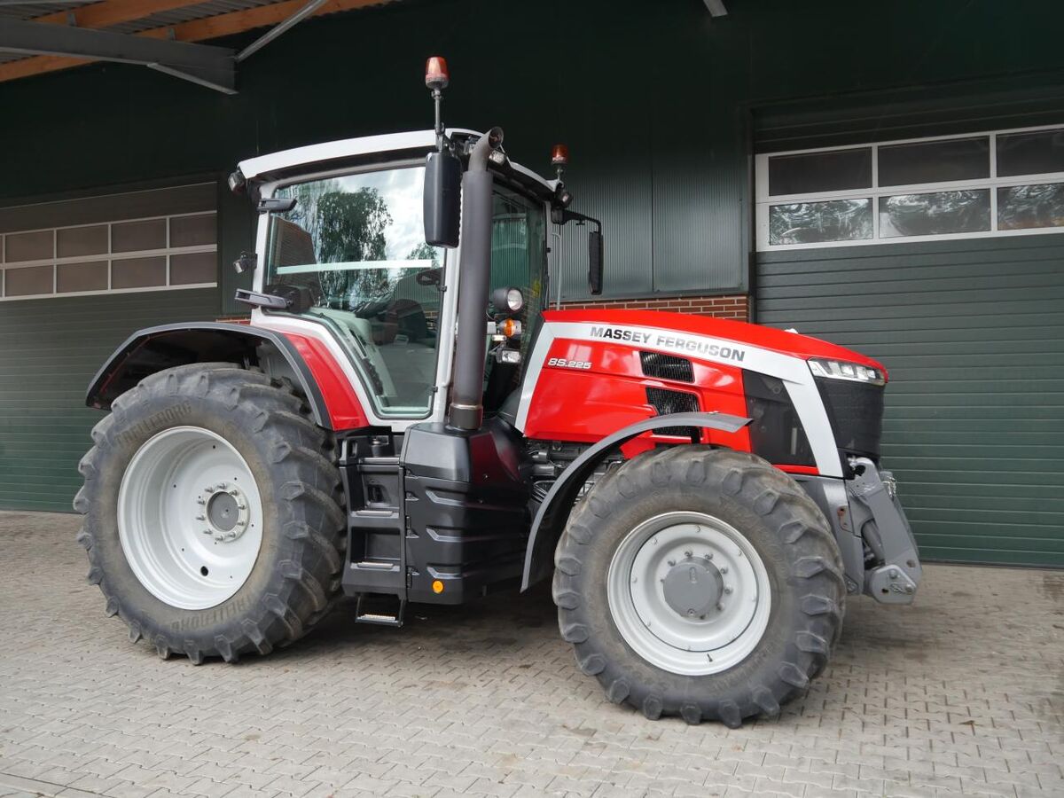 Massey Ferguson 8S.225 Dyna-7 1