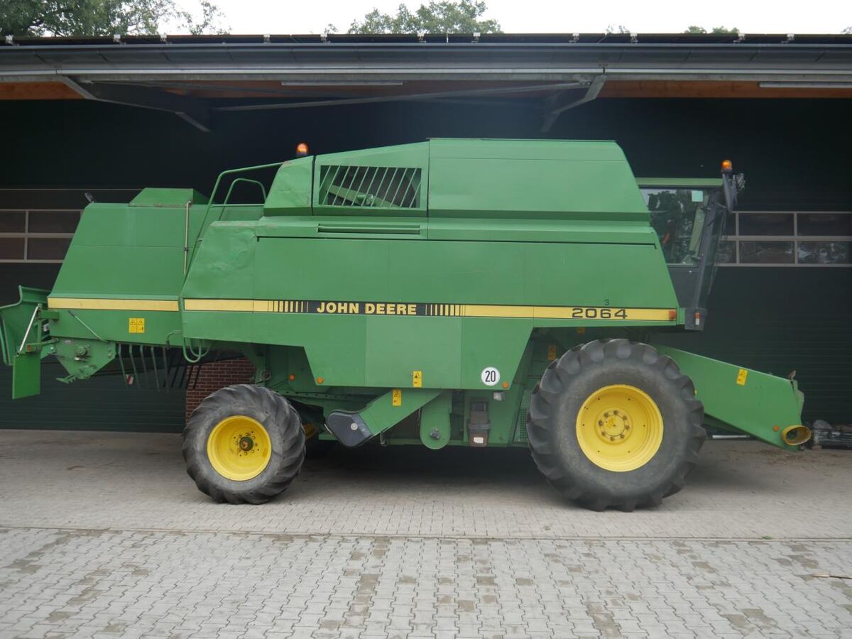 John Deere 2064 + 6m Schneidwerk 2