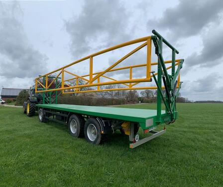 Sonstige Ballenwagen mit hydr. Ladungssicherung