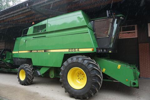 John Deere 2064 + 820 Schneidwerk