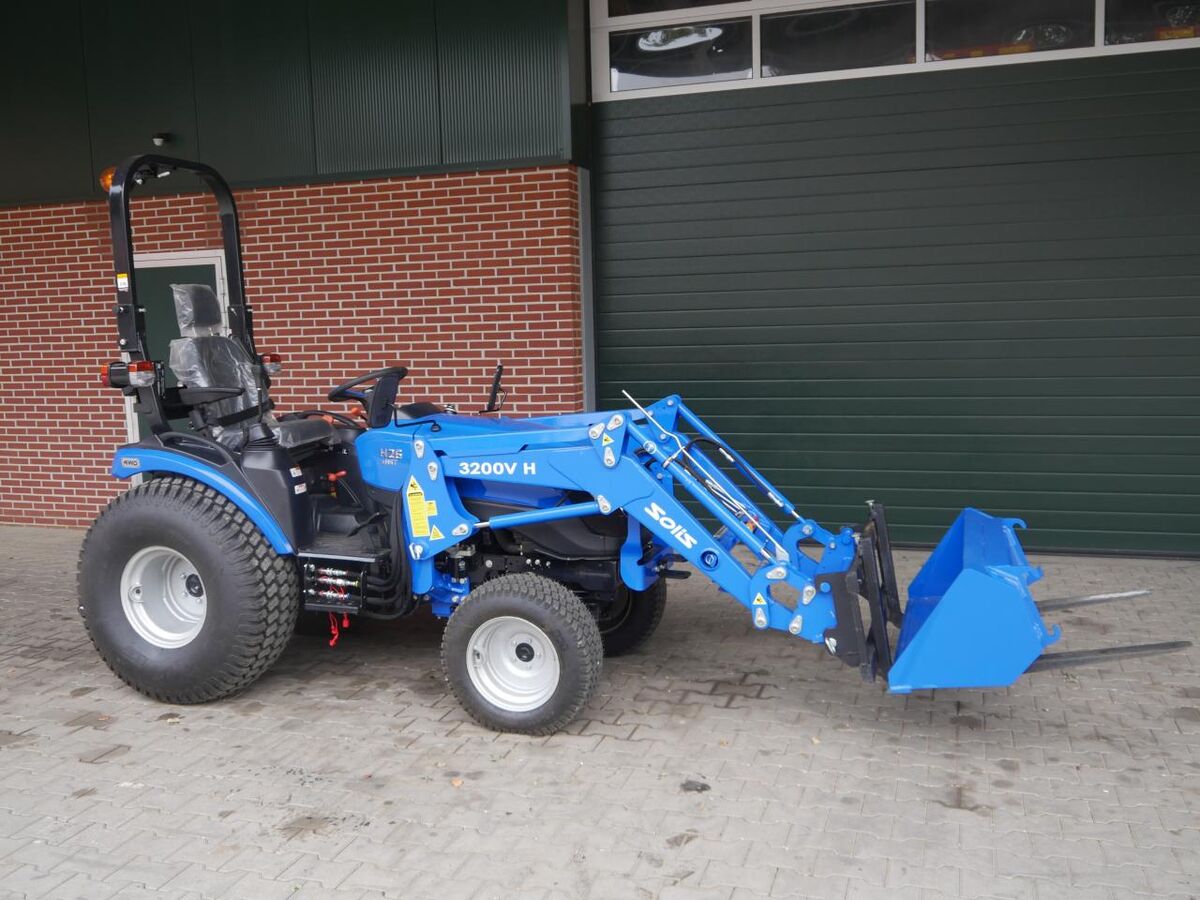 Solis 26 HST + Frontlader 2