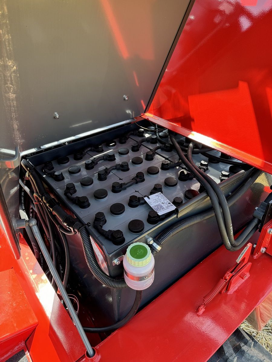 Fuchs F 950 E Elektrohoflader Elektrolader Hofschleppe 3