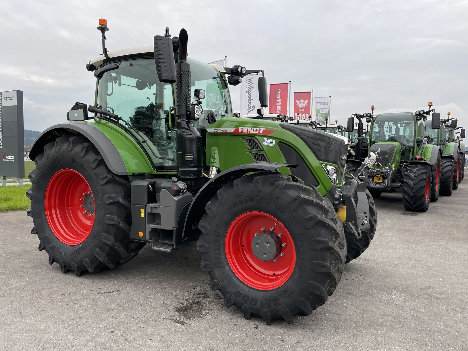 Fendt 724 Vario Profi+ 2
