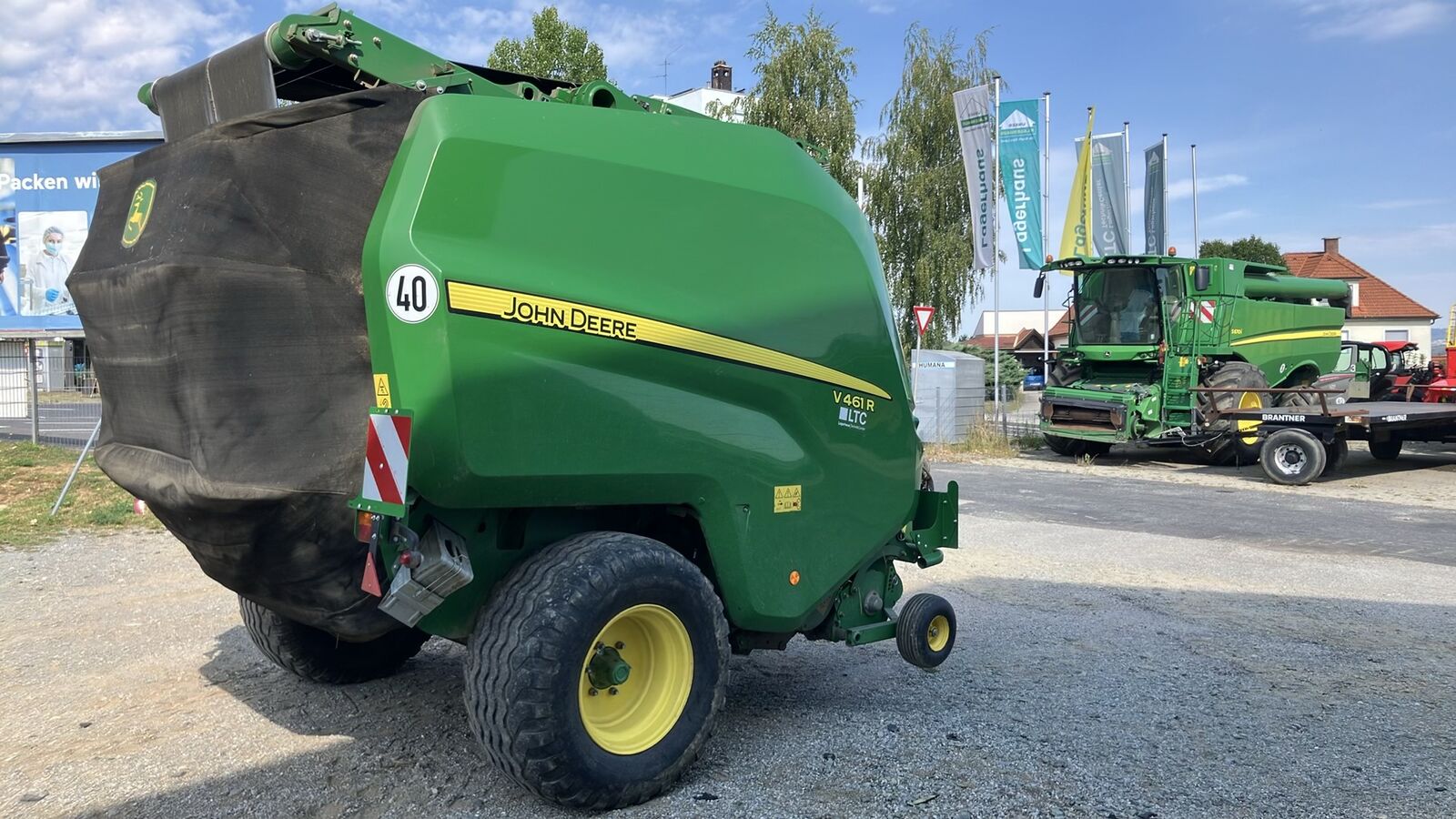 John Deere V461R 3