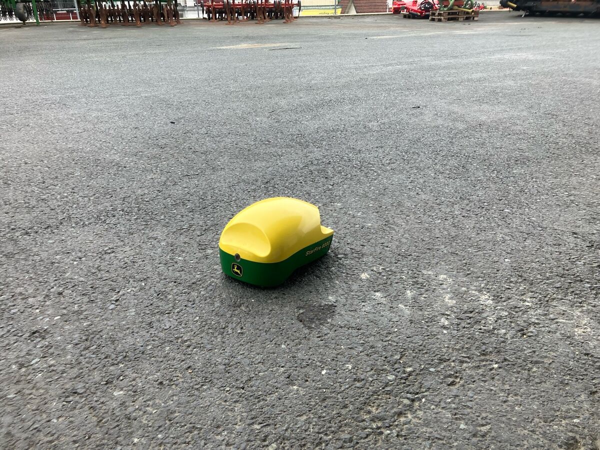 John Deere StarFire 6000 2