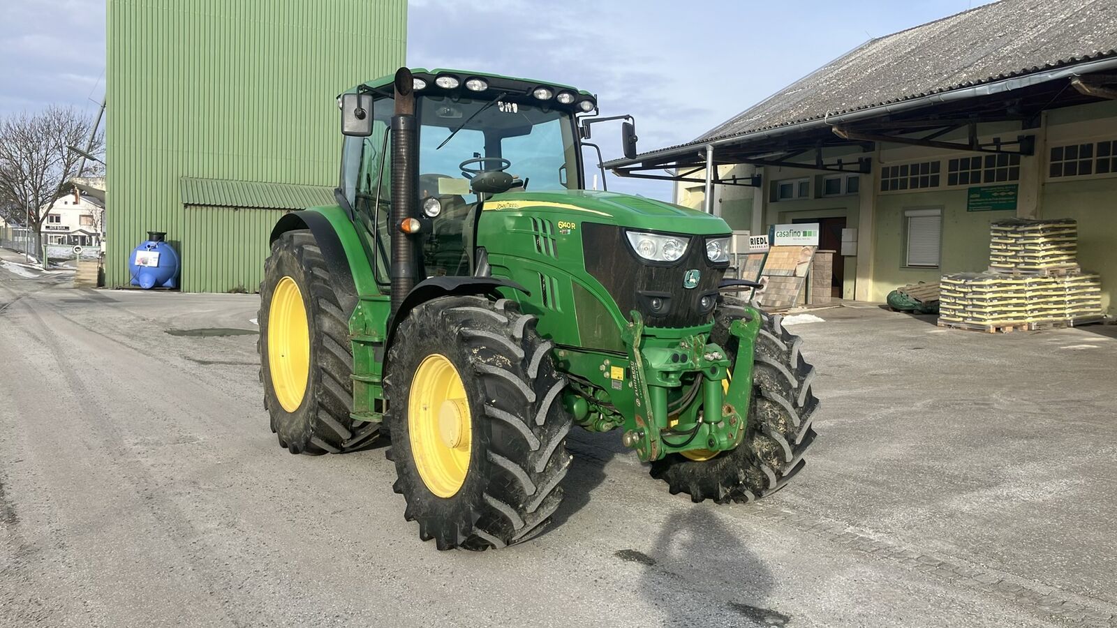 John Deere 6140R 2