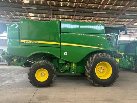 John Deere S770