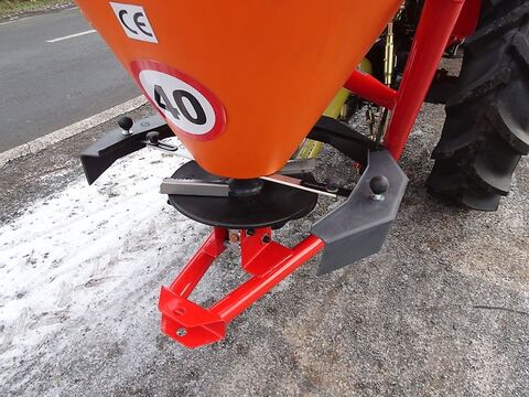 Salzstreuer Düngerstreuer Streuer Trichterstreue 2