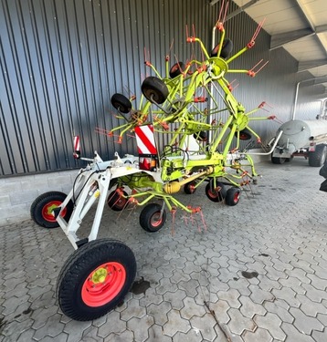 CLAAS VOLTO 1300 T, Vorgewendeaushebung