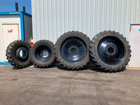 Continental New Holland NH T7.270, Pflegeräder, 320/90R32, 3