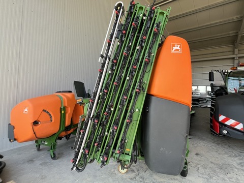Amazone UF 2002 mit FT 1502 Fronttank, 2.000 L + 1.500 L