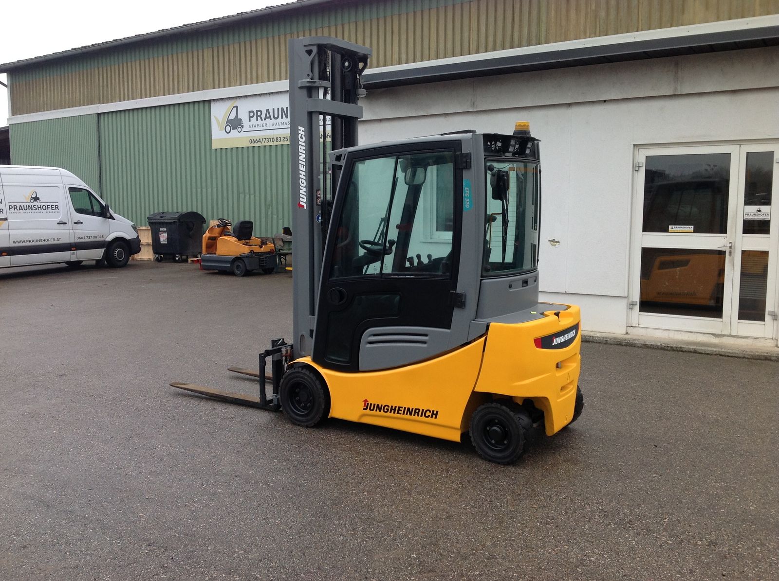 Jungheinrich EFG 320 2