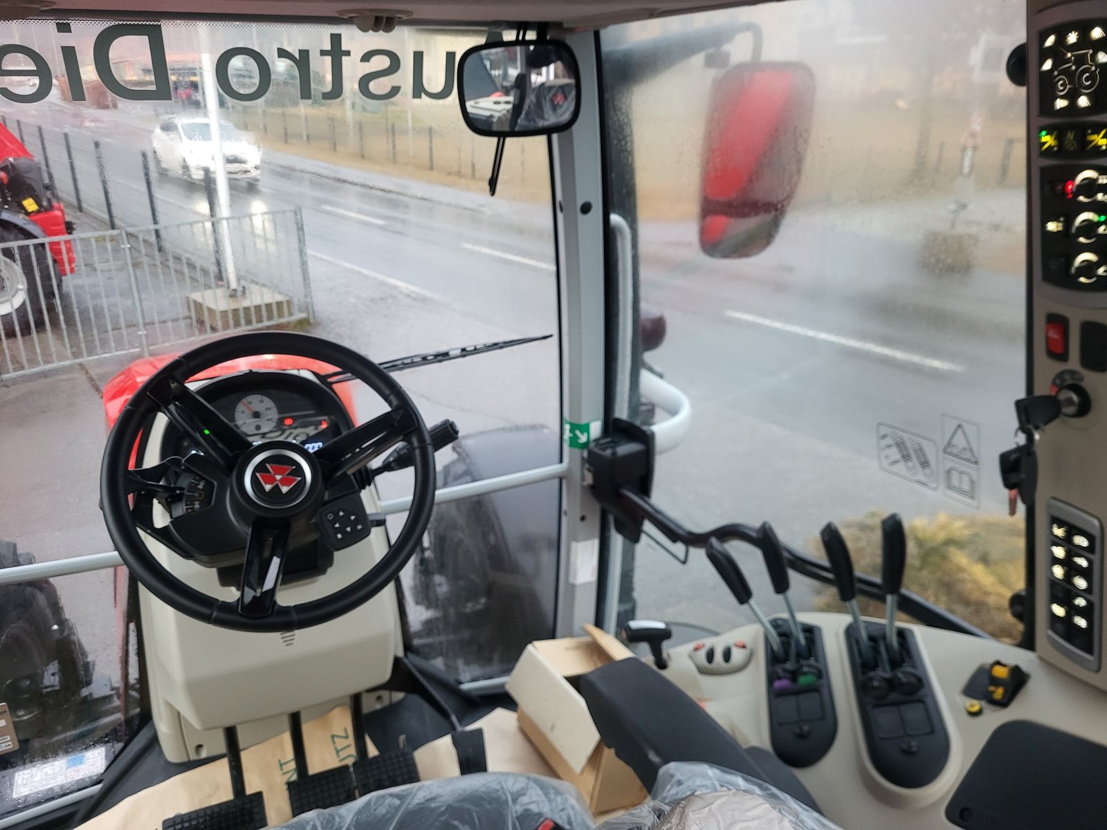 Massey Ferguson MF 6S.135 Dyna-6 Essential 2