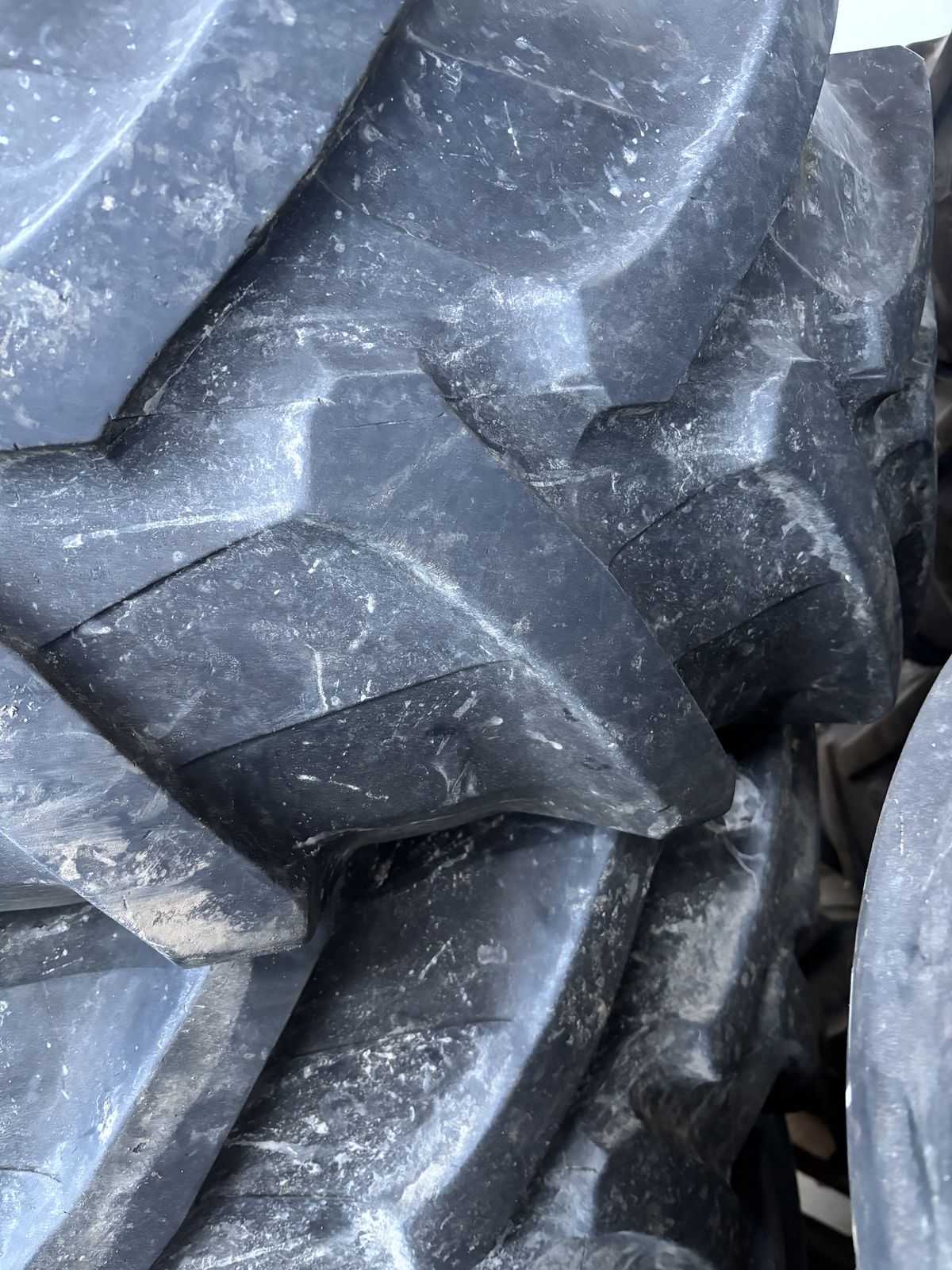 Pirelli 420/65 R30 2