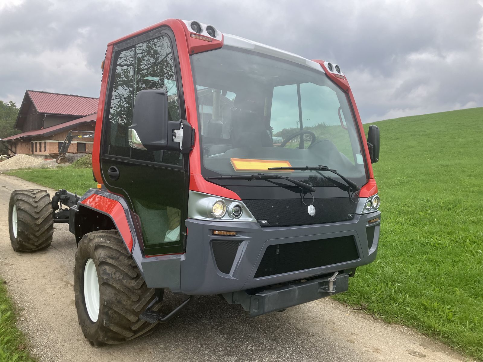 Lindner Unitrac 92L P5 Perkins  2