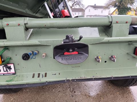 Fuhrmann FF 18.000 mit Hydraulischer Seitenwandklappung