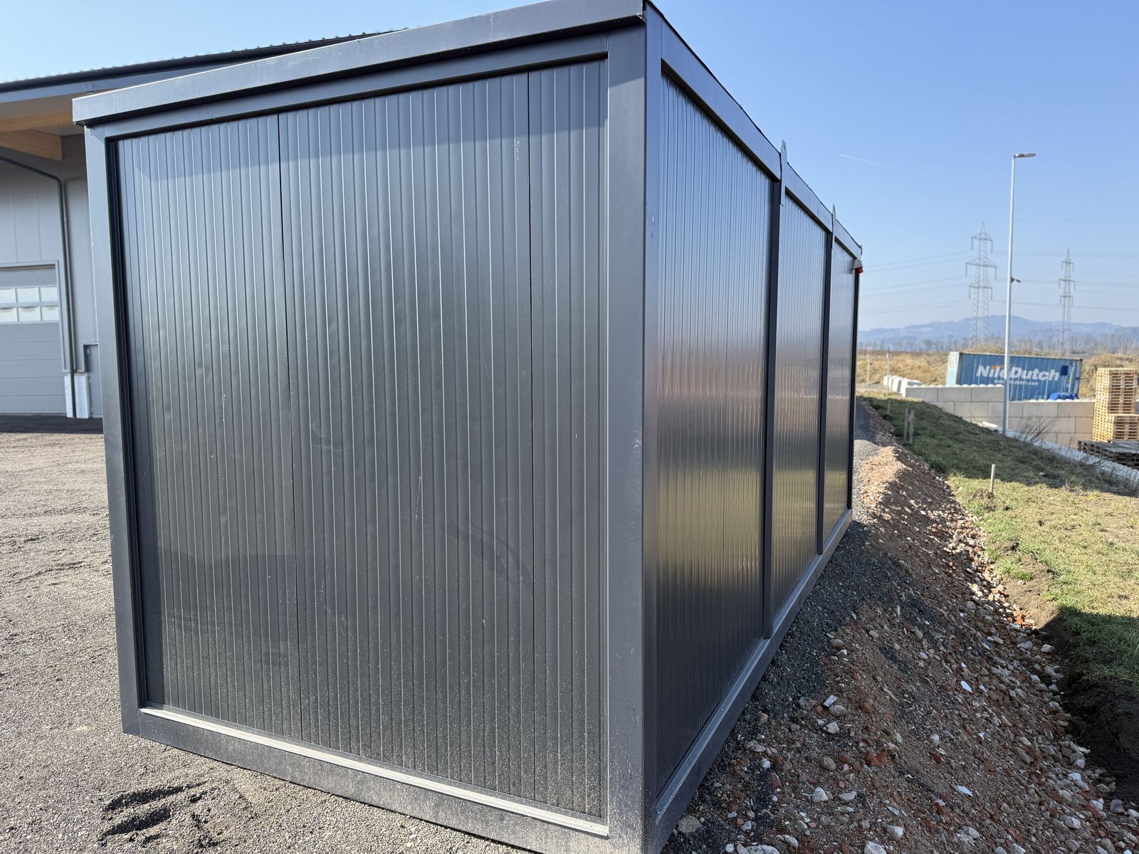 Container 6 x 2,4 x 2,5 m  2