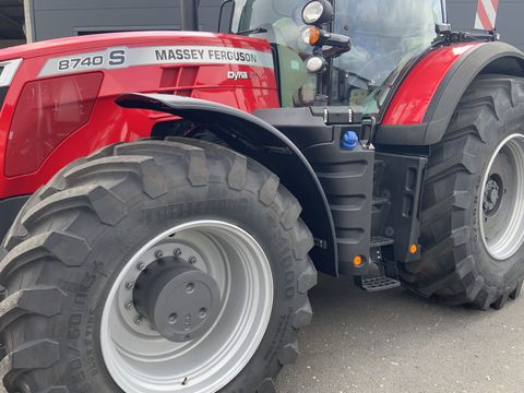 Massey Ferguson MF 8740 S Exclusive (Stage V)