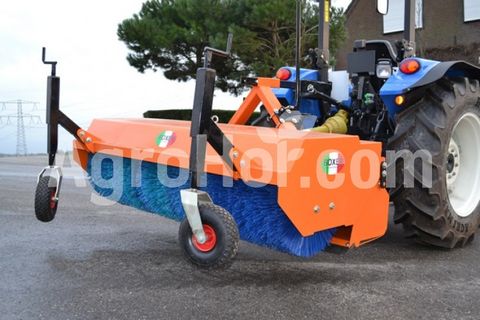Sonstige Straßenkehrmaschine (Kardan getrieben) 190 cm