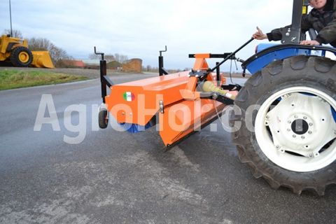 Sonstige Straßenkehrmaschine (Kardan getrieben) 190 cm