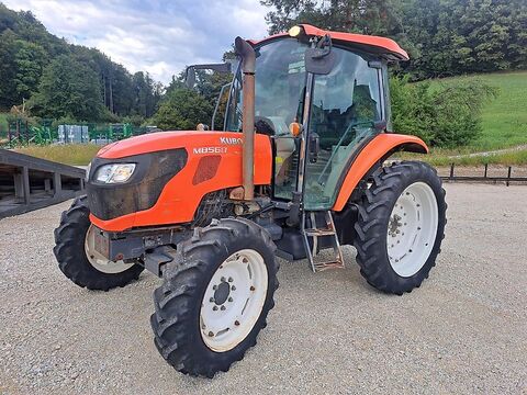 Kubota M8560