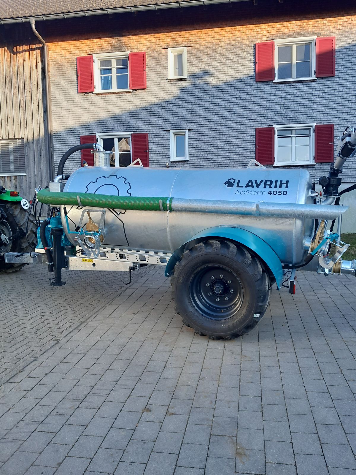 Lavrih AlpStorm 4050  3