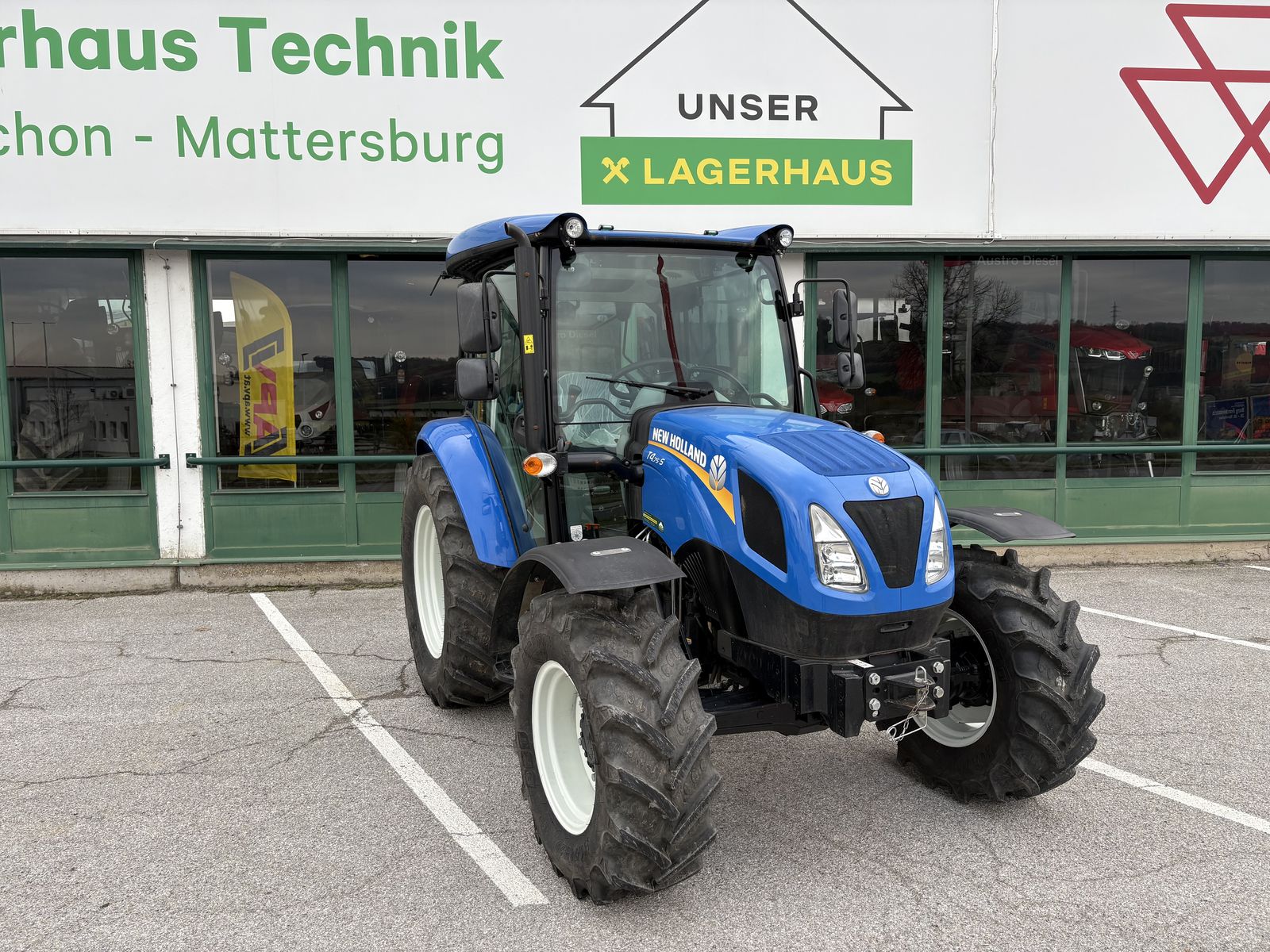 New Holland T4.75S Stage V 1
