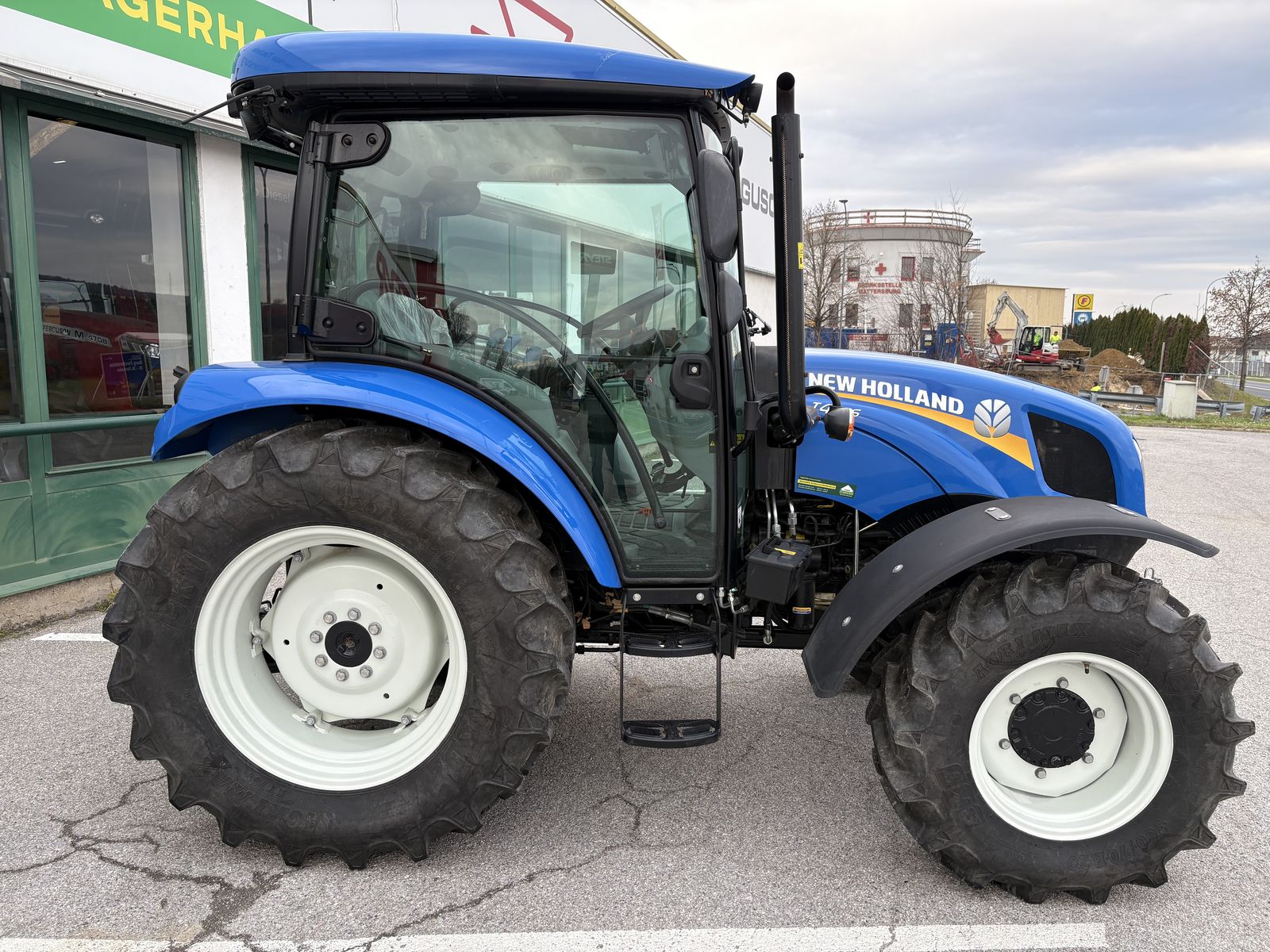 New Holland T4.75S Stage V 2