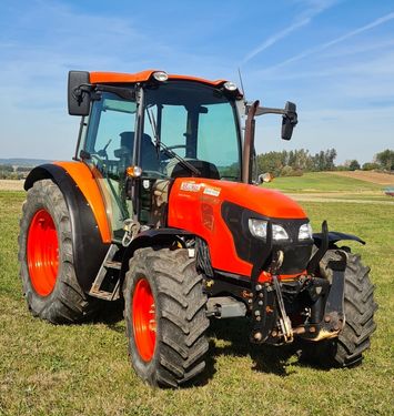 Kubota M8560