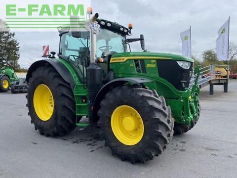 John Deere 6r215