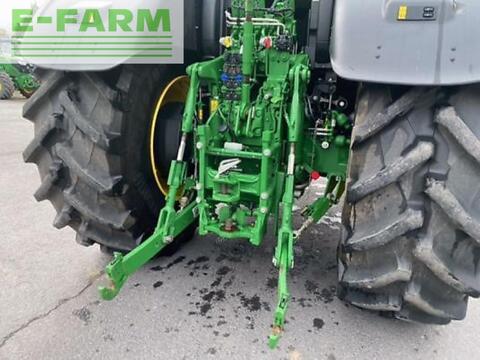 John Deere 6r215