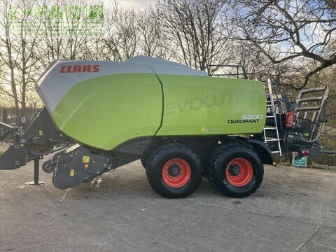 CLAAS QUADRANT 5200 RF TANDEM