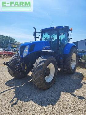 <strong>New Holland t7 220 p</strong><br />