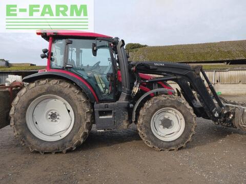 <strong>Valtra g105h</strong><br />