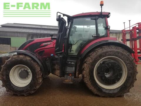 <strong>Valtra t214a</strong><br />
