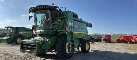 John Deere T 660