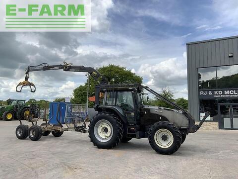 Valtra t130 c/w botex 560tl roof mounted crane & fo