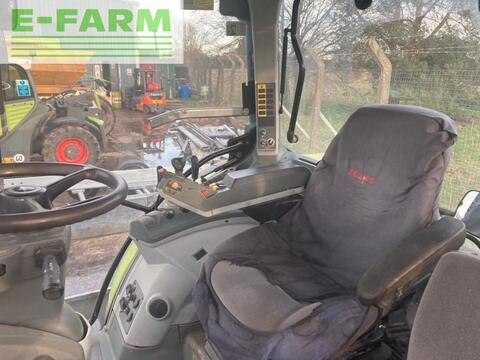 CLAAS ARION 640