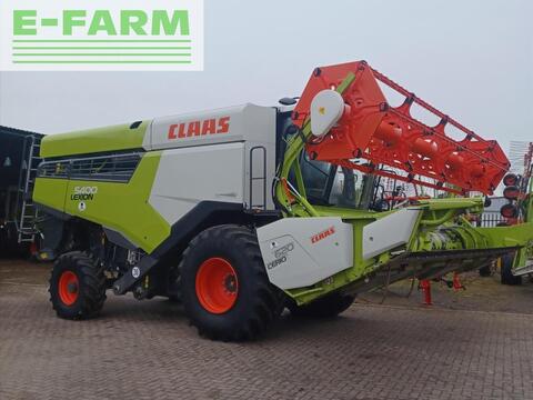 <strong>CLAAS LEXION 5400 4W</strong><br />