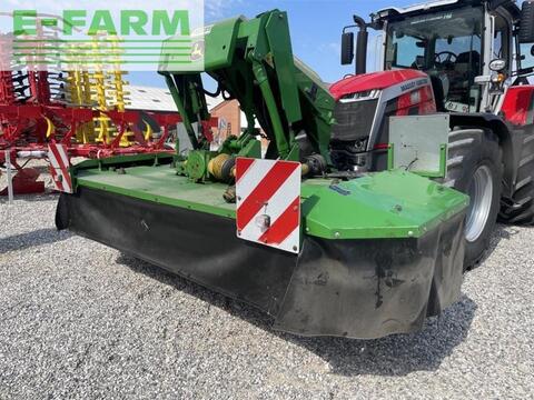 <strong>John Deere 131 front</strong><br />